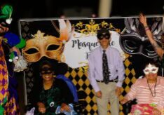 Group Shot with entertainers (002)